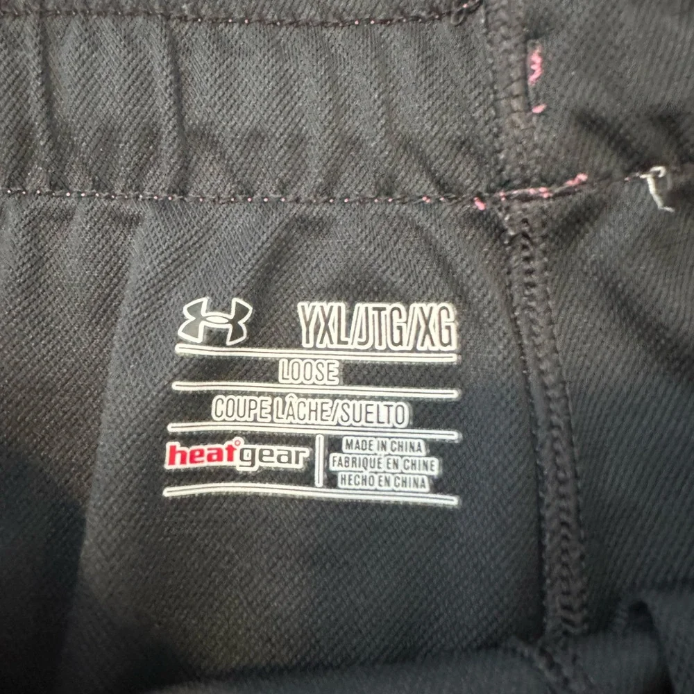 Girls Under Armour Athletic Shorts set of 2. Mint condition. Size youth XL. - Picture 5 of 9